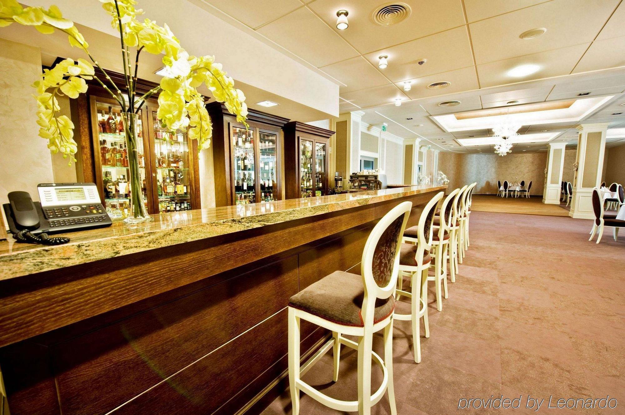 Hotel Prezydencki 4-Star Rzeszow Restaurant photo